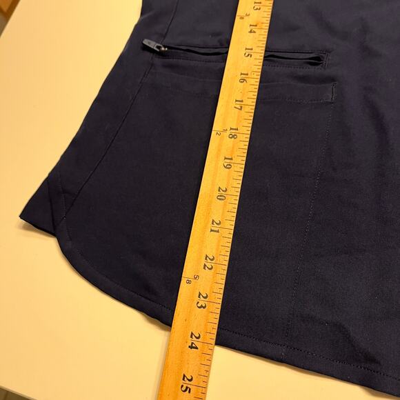 Fabletics Three-Pocket V-Neck Mode Scrub Top Size Small - Picture 8 of 8